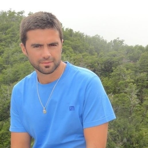 <span class='mdesc'>Ing. Agrónomo</span><br>Federico Ingentron